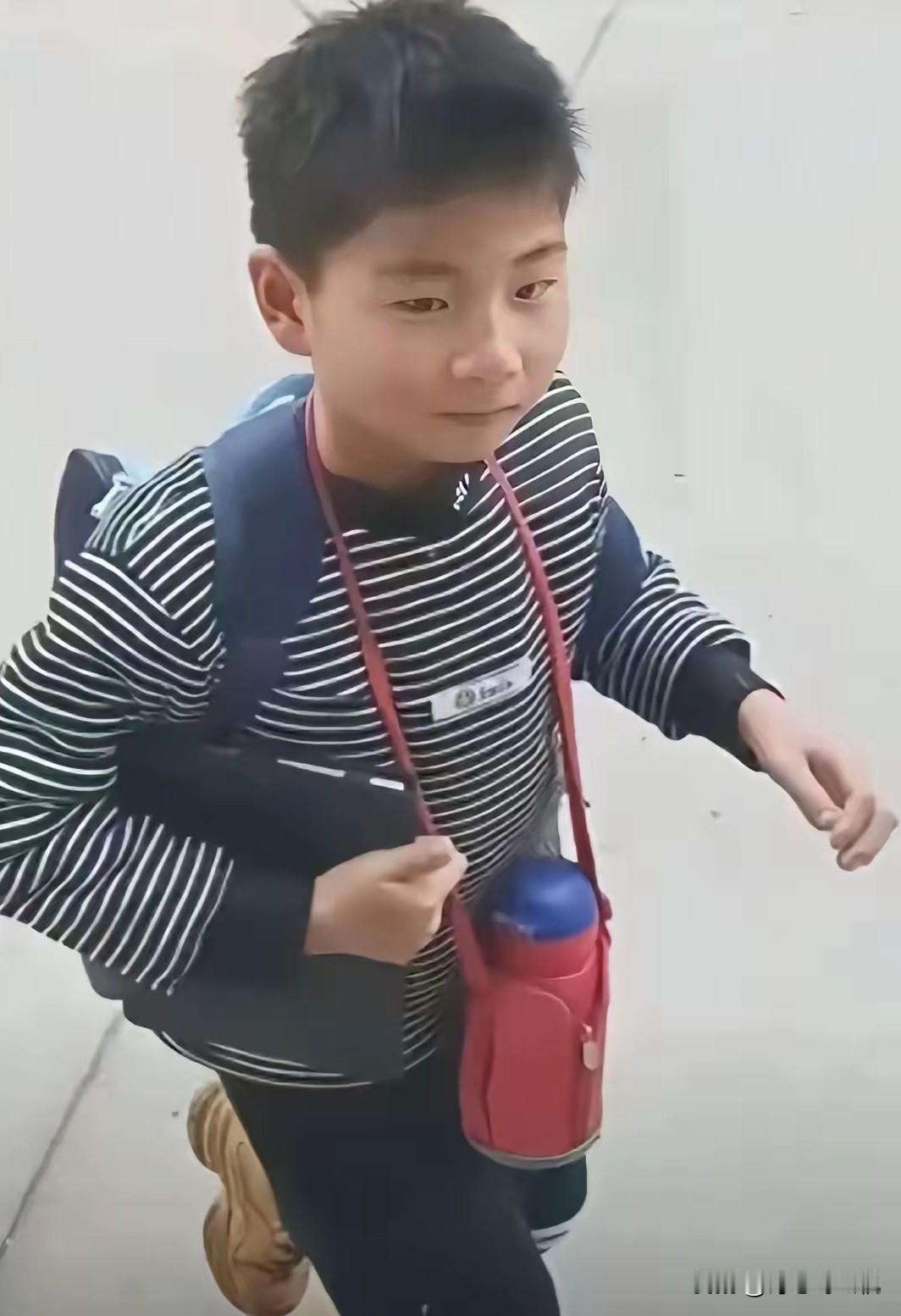 揪心！河南漯河，一10岁男孩失联已超过24小时。最后的画面显示，他放学后回了家，