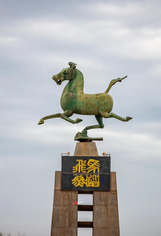 武威的古浪县，那可是个宝藏地！它历史超深厚，汉代就设县了，有很多古迹。像古浪战役