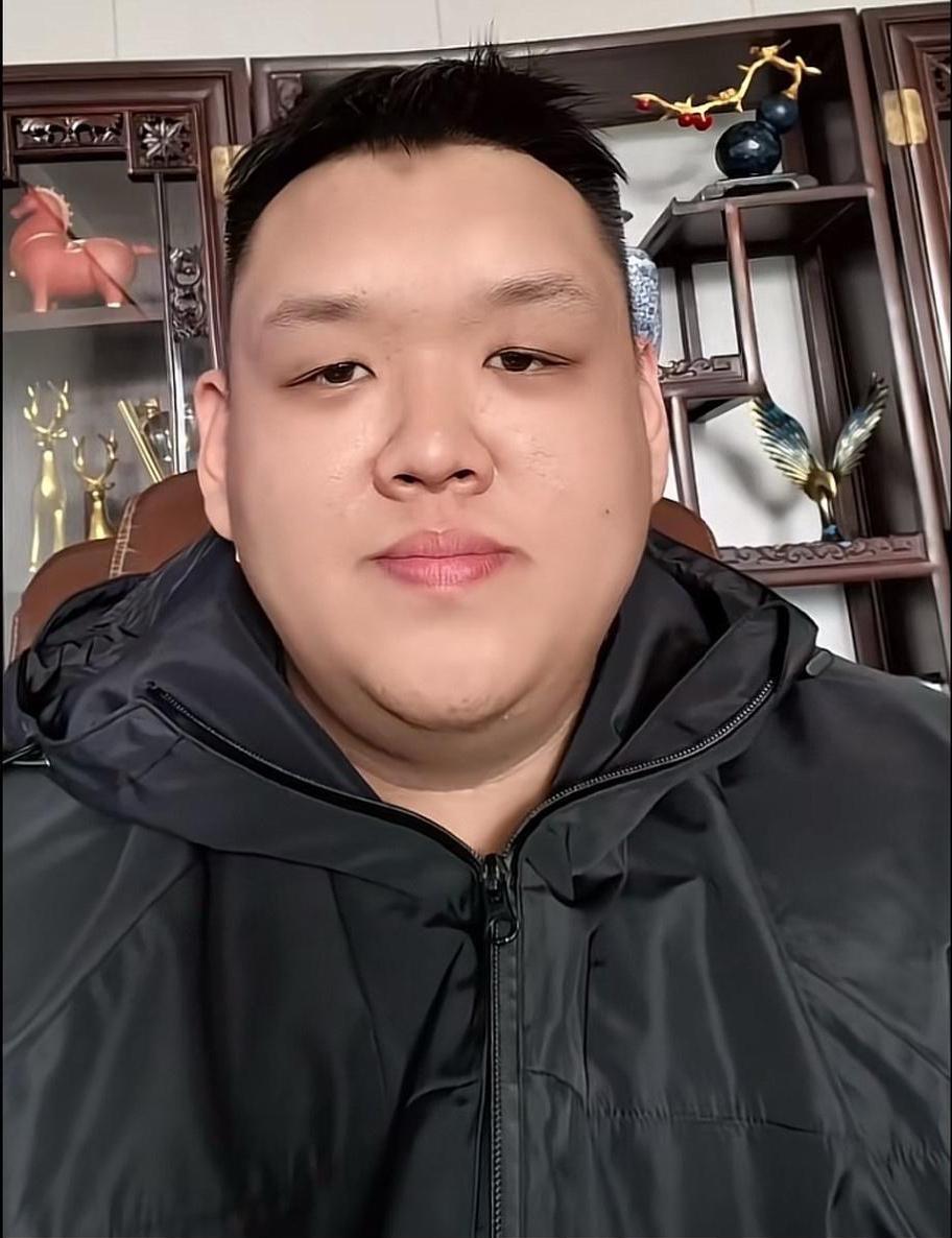 有其父必有其子。沛县大网红二哥的儿子刘正，很懂礼数啊！今天发视频祝福河北石家庄张