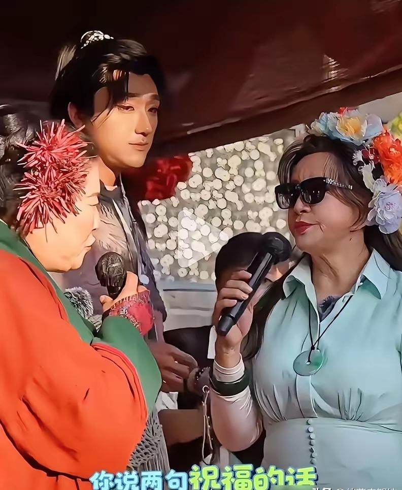 刘晓庆在王婆说媒大舞台上的表现引来争议，
  现场网友说刘奶奶不知道是出于什么原