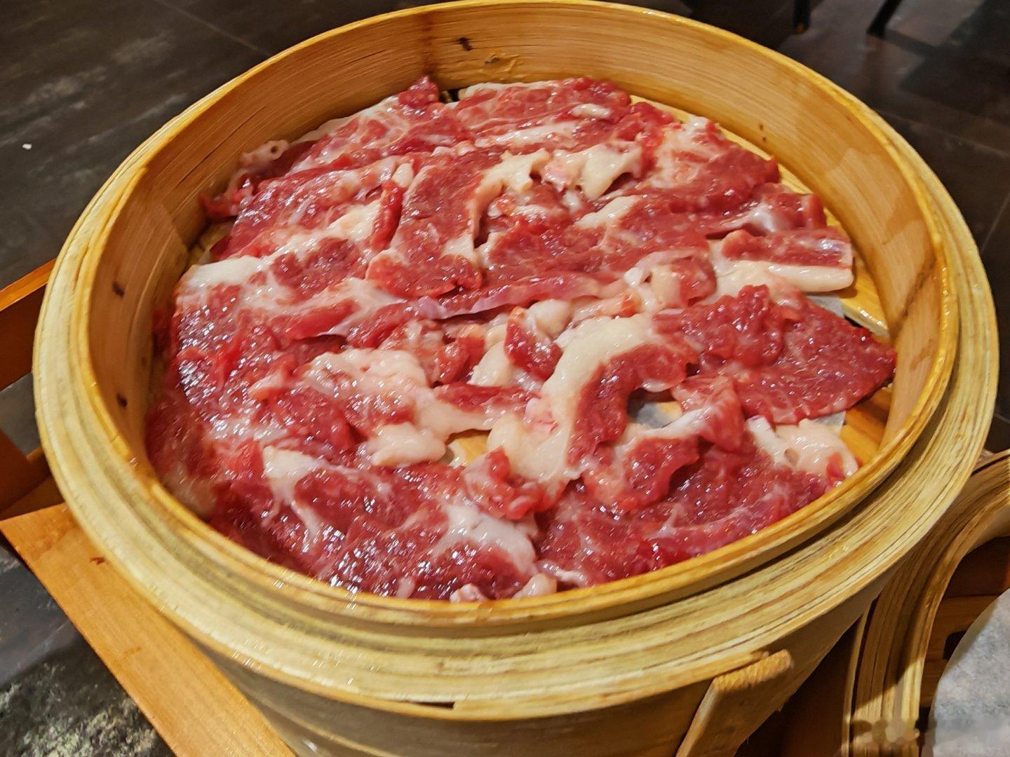 这两天我吃得我感觉…自己已经将幸福具象化了从早吃到晚，而且吃得很丰富看来…明天起