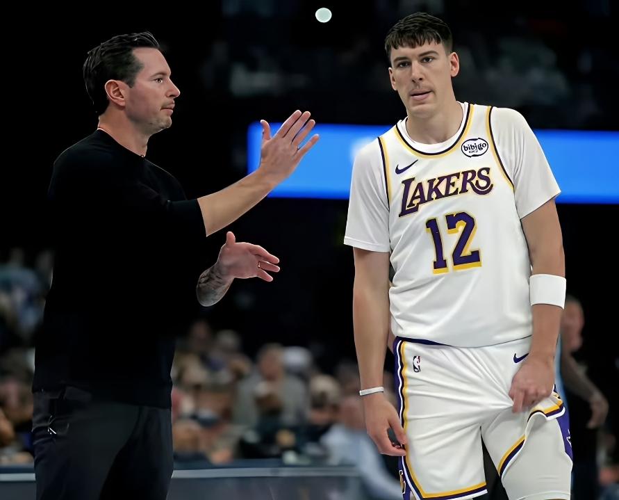 太好用了！拉拉维亚大概率要取代八村出任湖人首发

在湖人过去的两场比赛里面，拉拉