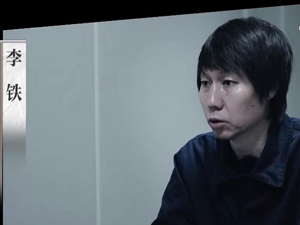 我没进男足国家队的原因找到了。
不是踢球不行，而是因为穷。
武汉卓尔4个连他们董
