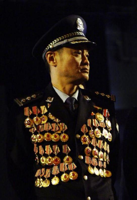 1998年，警官程鹏正在兰州火车站大厅巡逻，他见一男子行为可疑就上前盘问。谁知，