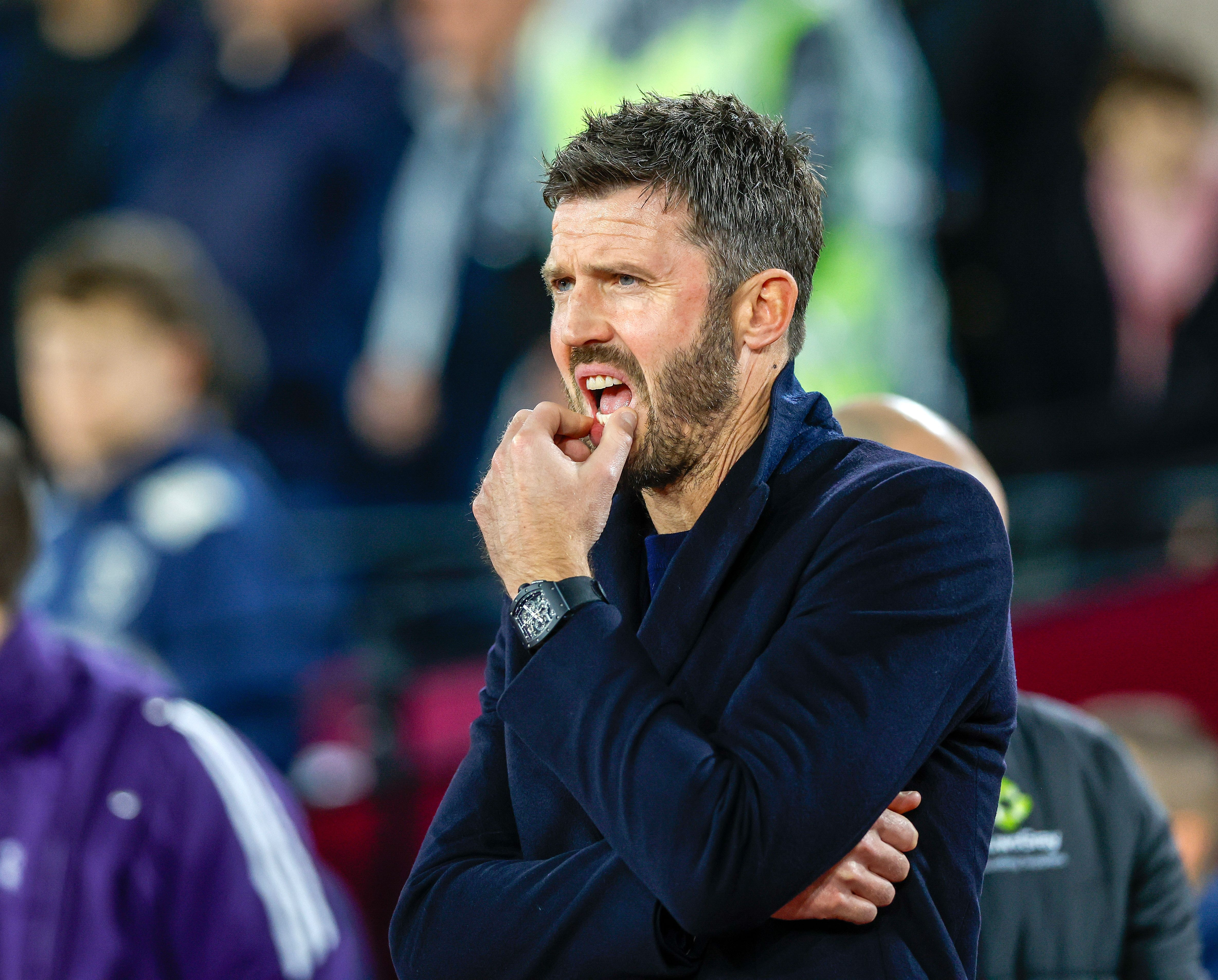 曼联将在下个赛季重返欧冠，这是一个艰难的夜晚，同时也提醒了俱乐部要想在最高舞台上