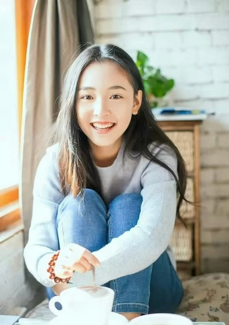 吴倩：古灵精怪的她永远那么甜美！ 