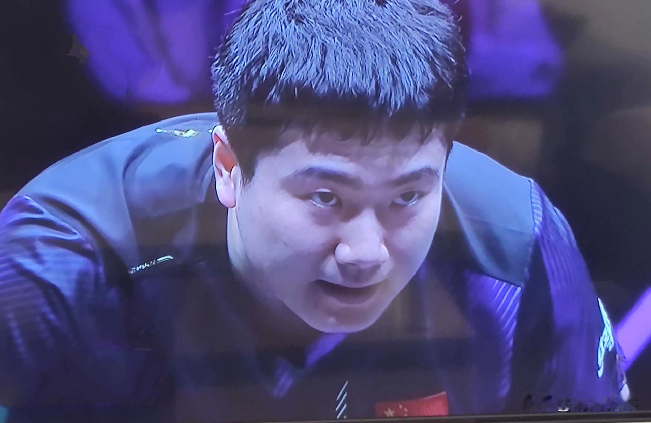 梁靖崑巅峰不再！WTT重庆冠军赛男单1/8决赛，梁靖崑从2-0到2-3遭德国选手