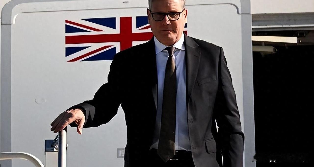 访华没敲定 制裁先来 英国到底想要啥？

英媒称斯塔默已定2026年1月底访华，