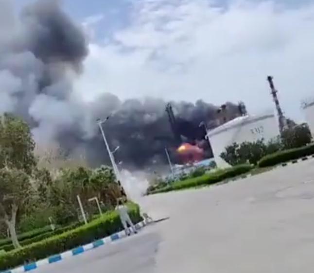 阿联酋独自对伊朗开战了，出动大批幻影和翼龙2，德黑兰果断猛烈报复！ 4月8日，阿