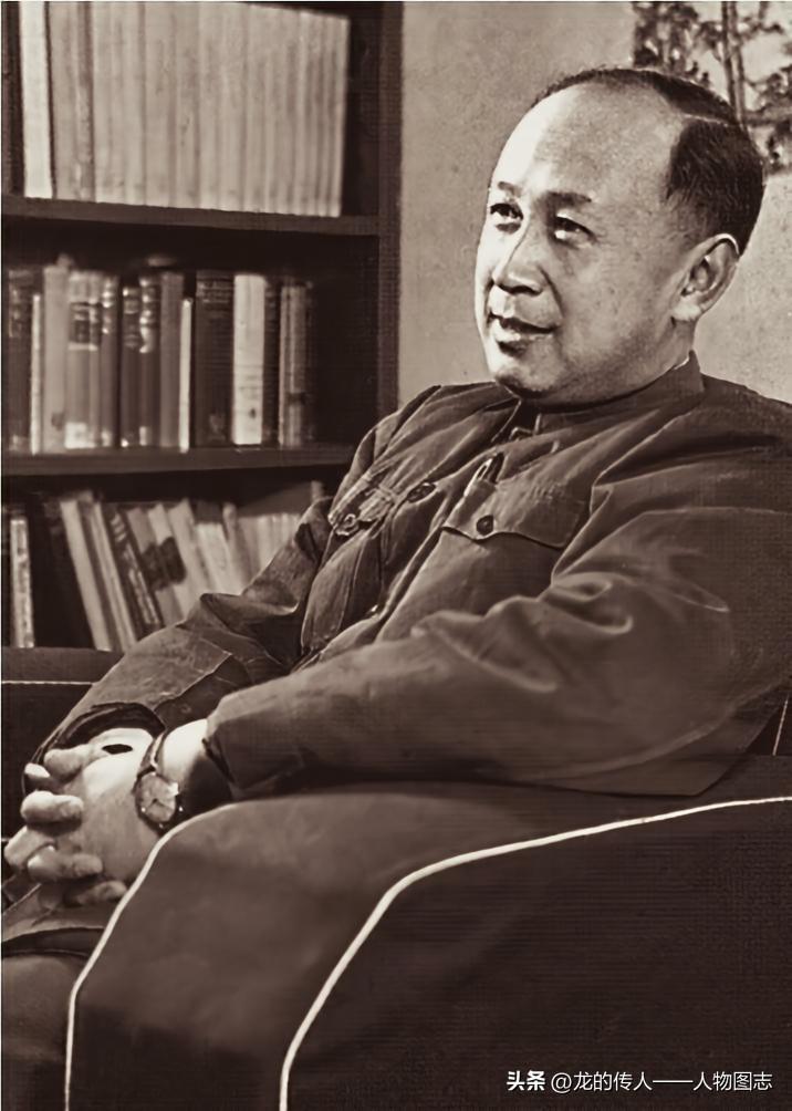 1956年，钱学森任中国科学院力学研究所所长