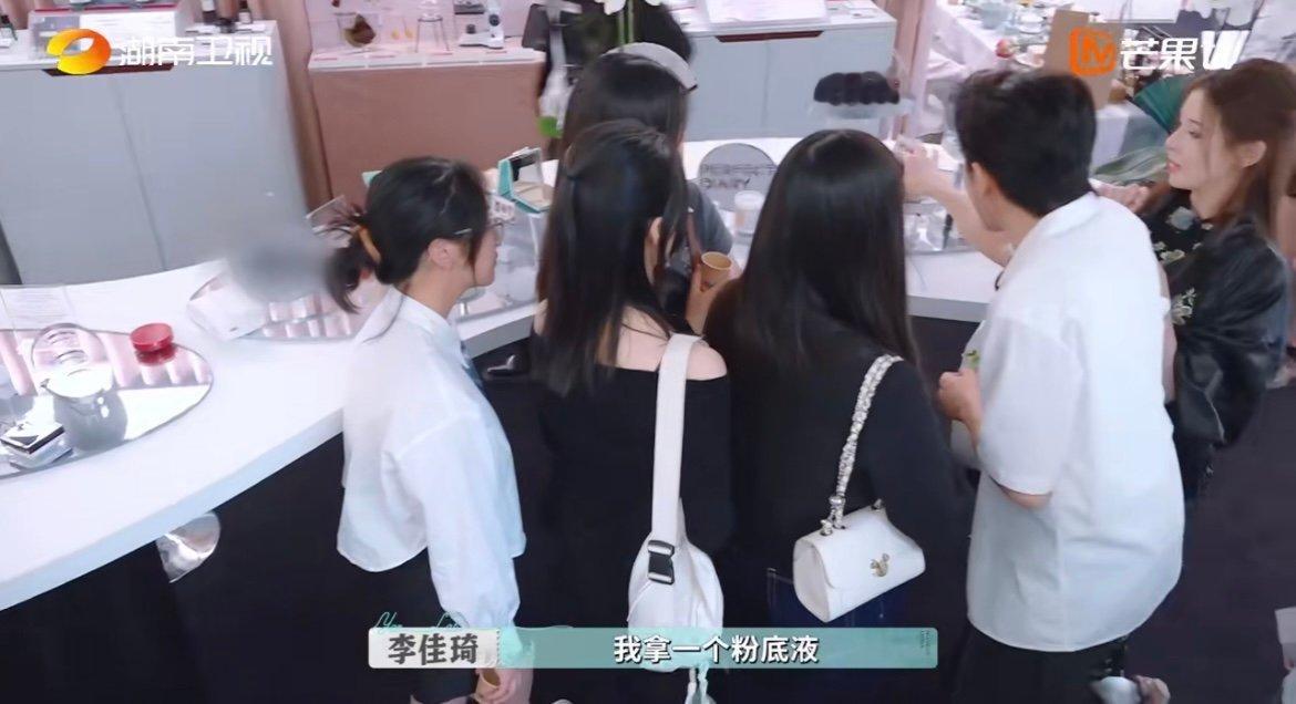 张予曦的销售DNA已留痕巴黎合伙人名场面 考古早期自制综艺就惊到！张予曦凭一张巧