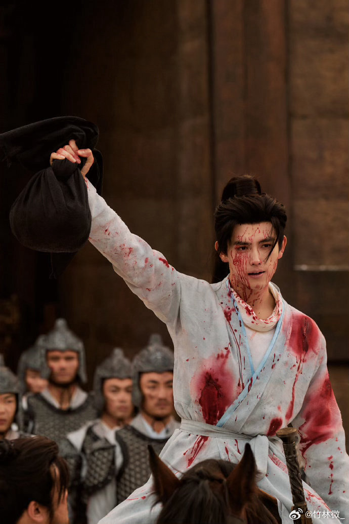 陈飞宇打戏谁看了不说一句陈飞宇演得好！雪地这段细腻又有共情，把段胥的隐忍全都演出