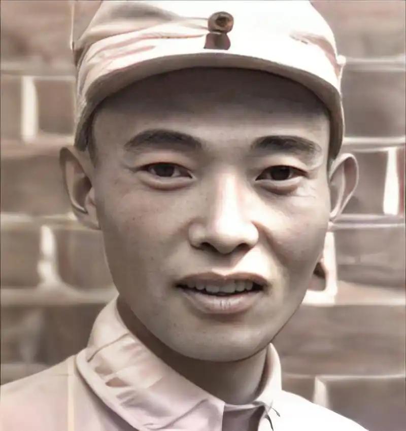 一位地下党被叛徒出卖入狱，在必死的绝境中，他做出了一个让敌人意想不到的举动：趁上