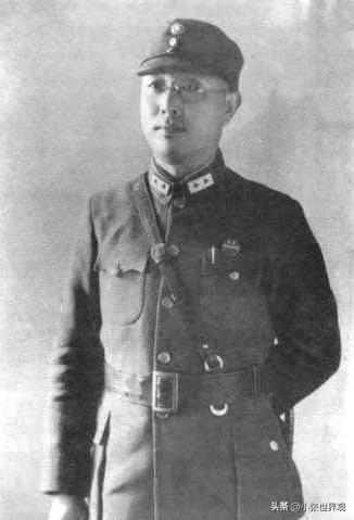 1949年，国军中将张轸率部起义，毛主席给萧劲光等人发报：“抽调两个师，让张轸当