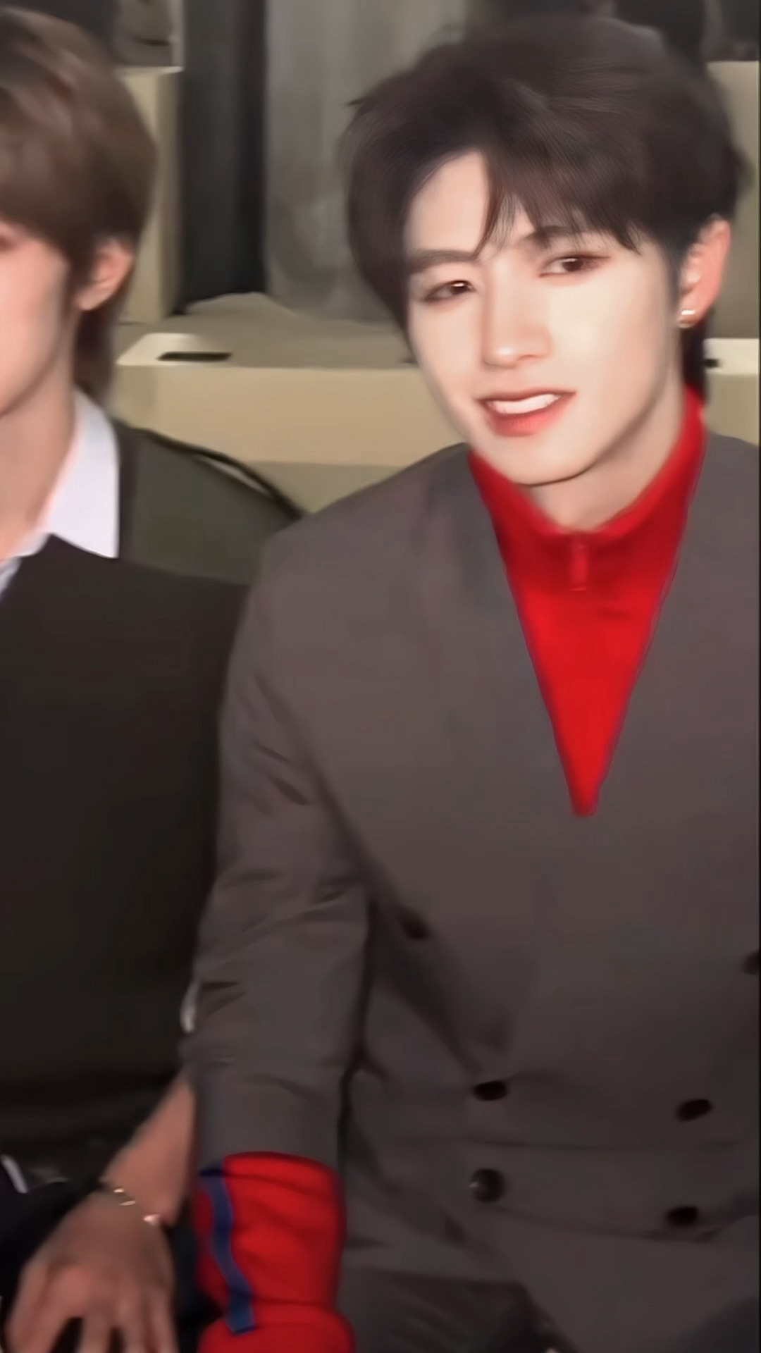 prada品牌大使朱志鑫💛朱志鑫唯一C位队长💛朱志鑫唯一C位队长💛朱志鑫唯