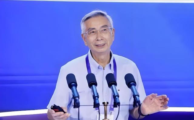 [微风]拒绝国外高薪，选择回国帮国家攻克计算机芯片的难题，谁料却被踢出局！现在年
