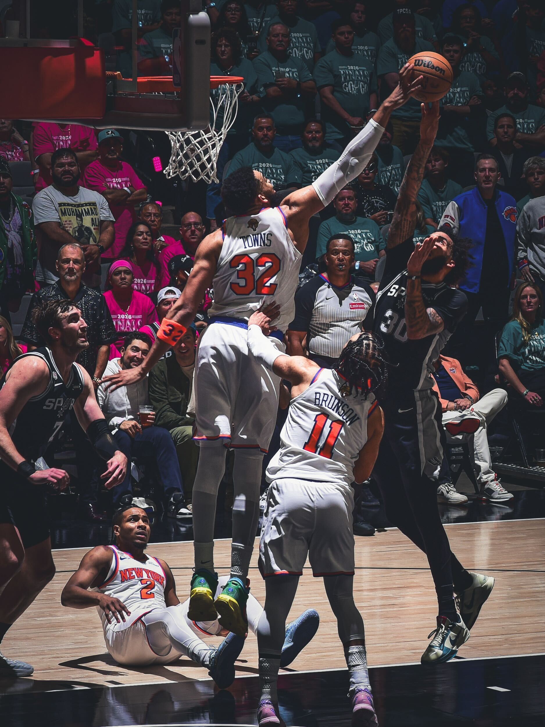 昨天唐斯还是很硬的。NBA