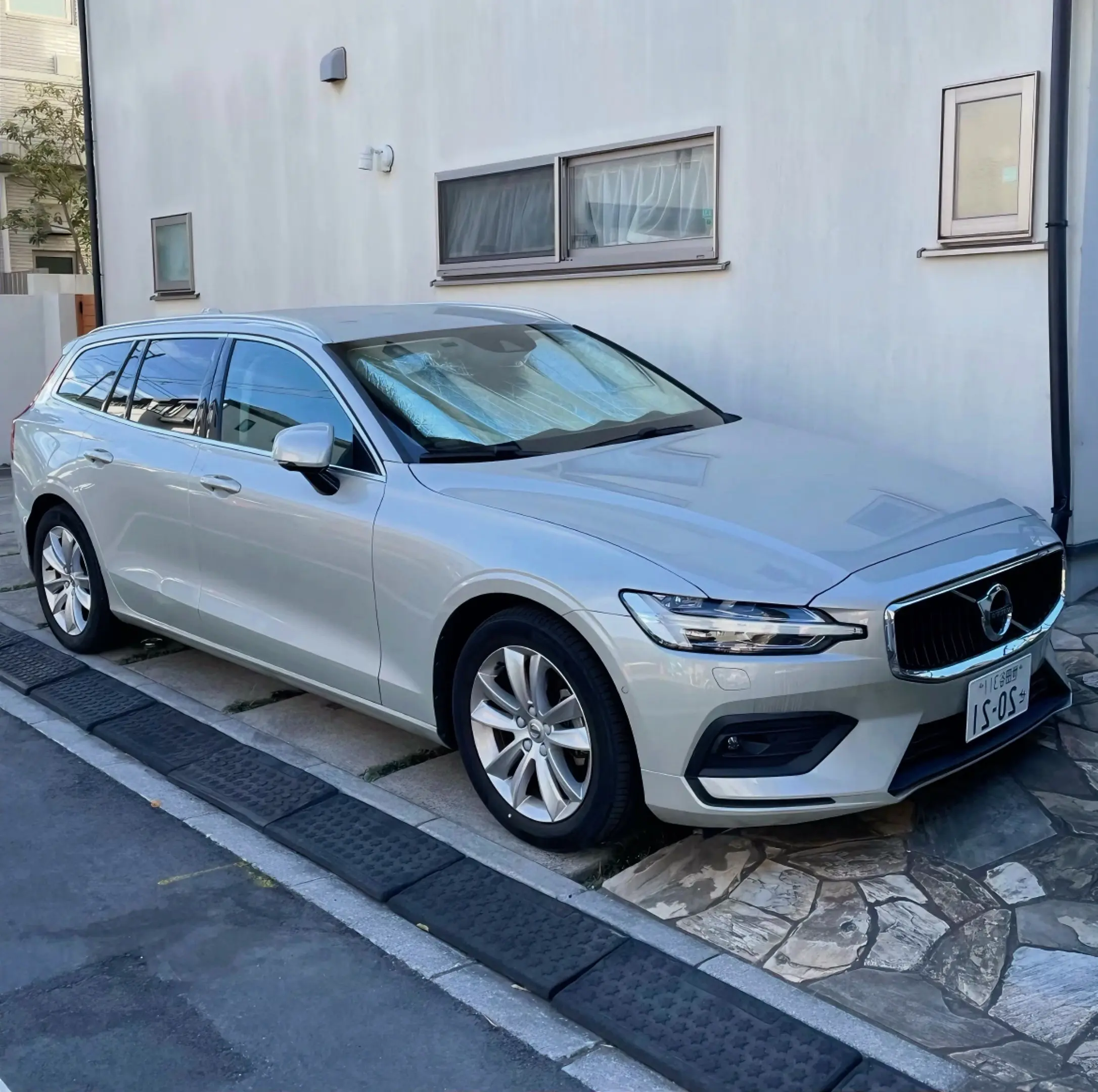 被称为最美旅行车的v60，到底有多惊艳？