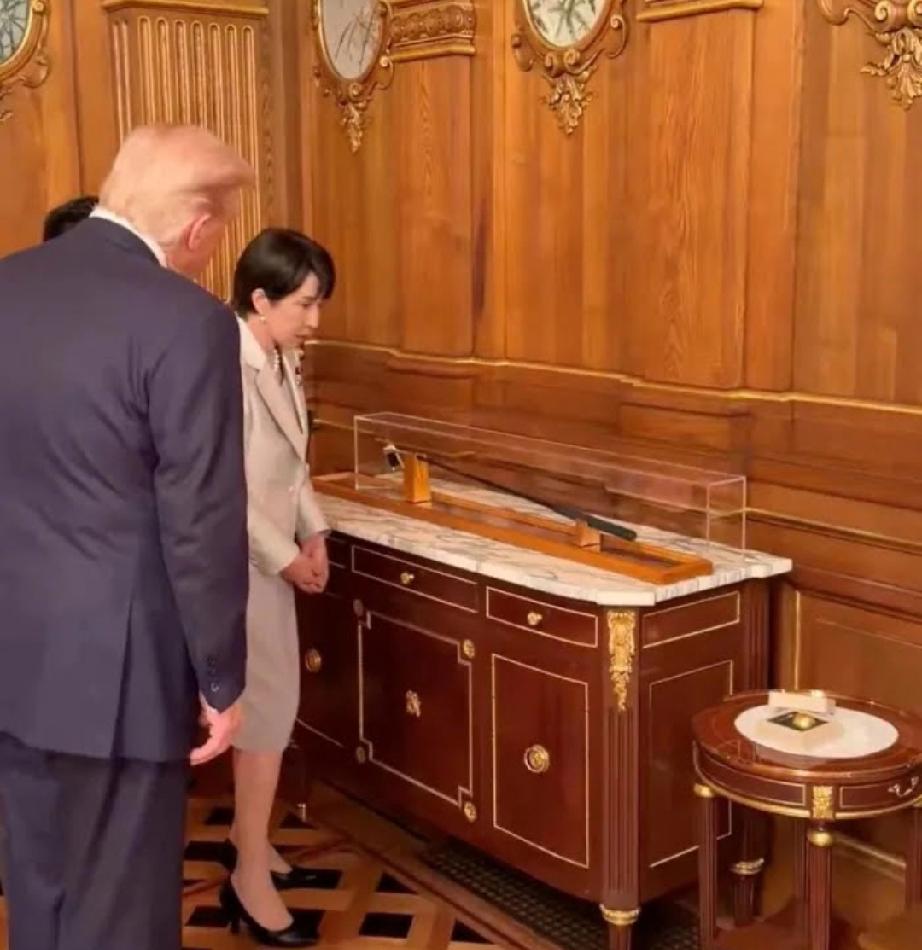 日本新首相不停讨好特朗普？
美国产大米、牛肉午餐，再加黄金高尔夫球，高市早苗向特