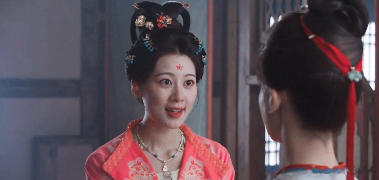 御廷谣赵昭仪又娇又悍赵昭仪新角色严馥之惊喜满满！自带清甜娇憨的少女气质，眉眼灵动