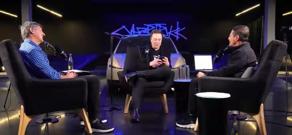 马斯克：中国AI算力领先世界 马斯克都说了，中国AI算力要领先世界啦！他觉得关键