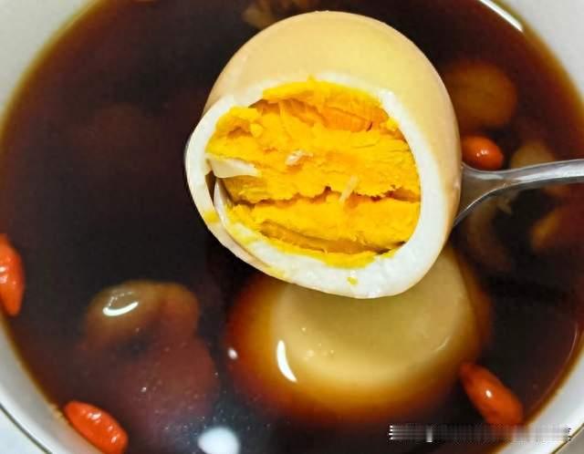 低估了老妈子的“养肝食谱”，常吃4样，肝血足，安神睡得沉