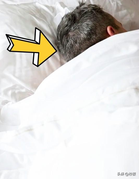 我公公有个怪癖拿捏了我婆婆一辈子。

那就是只要他和我婆婆吵架了，就躺在床上绝食