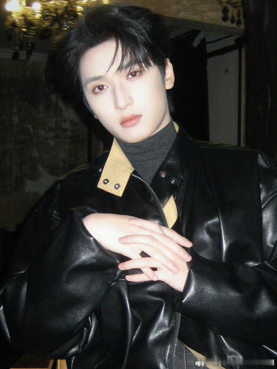 严浩翔该穿冬装天冷了 严浩翔该穿冬装 