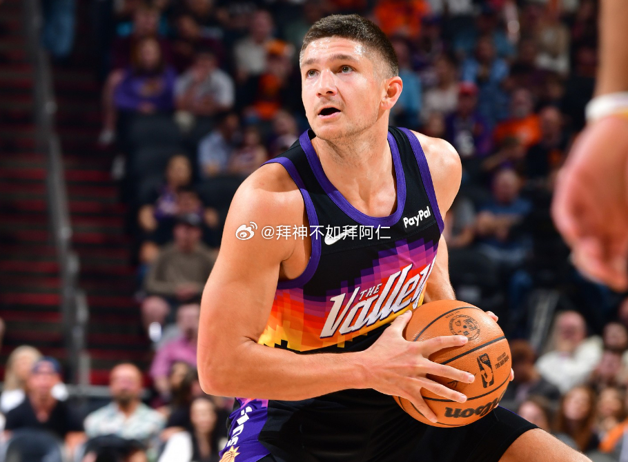 NBA常规赛，波士顿凯尔特人在客场以97-81的比分战胜菲尼克斯太阳。此役，太阳