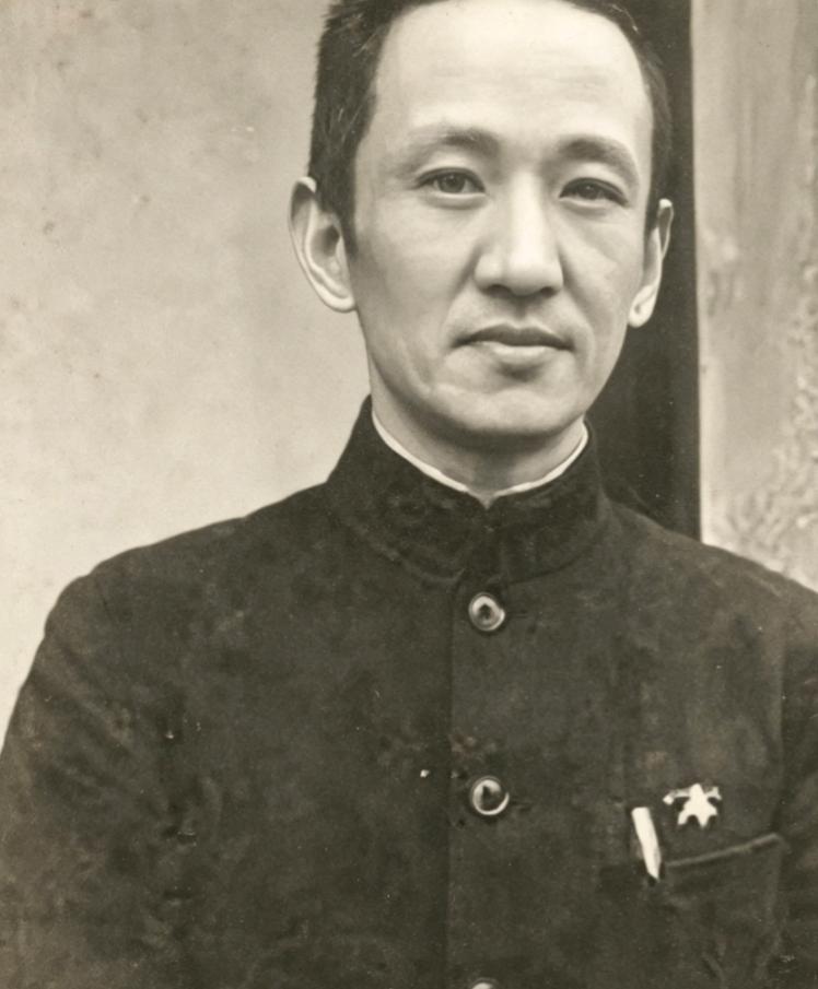 1947年深秋，毛人凤深夜敲开陈布雷的家门，开口就是一句：“陈先生，令嫒被捕了。