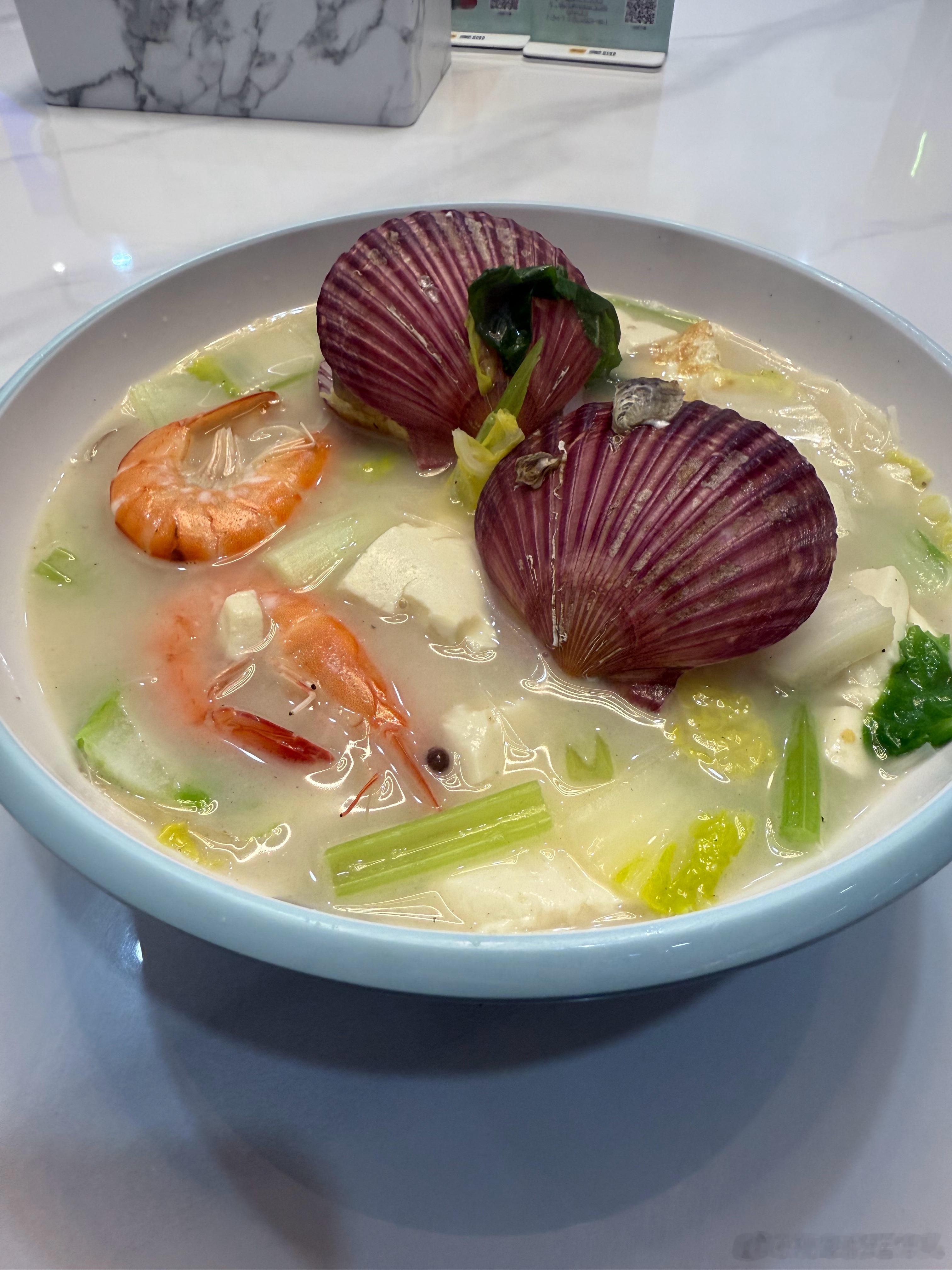 到底哪个牛马这时候还在出差，一天才吃上一口热乎面春节过年 杭州