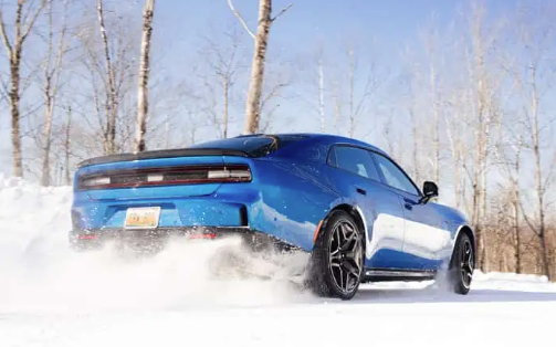 雪地漂移神器！2026款道奇Charger R/T化身大号性能掀背车，420马力