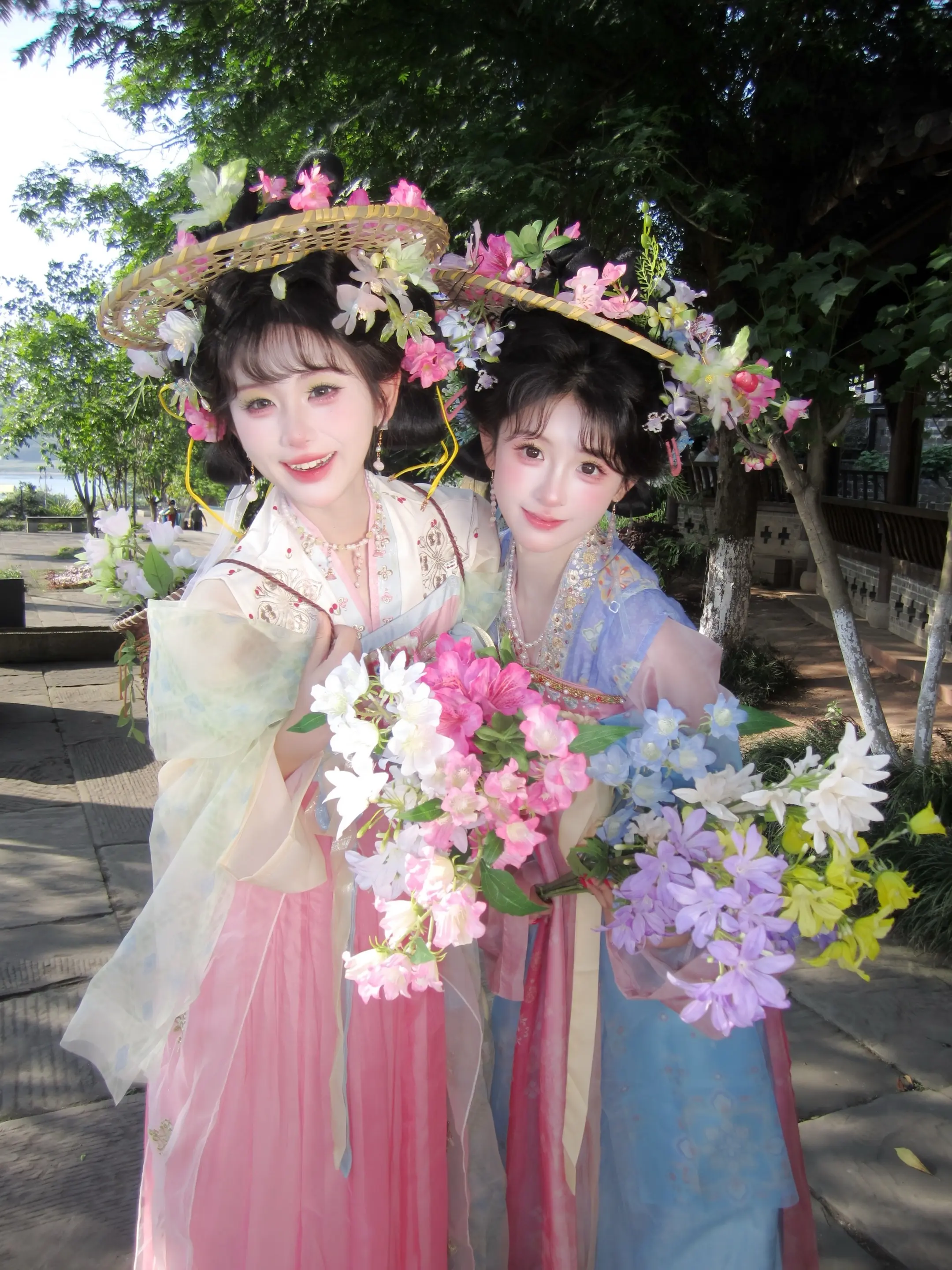 和闺蜜也是当上汉服美女啦～