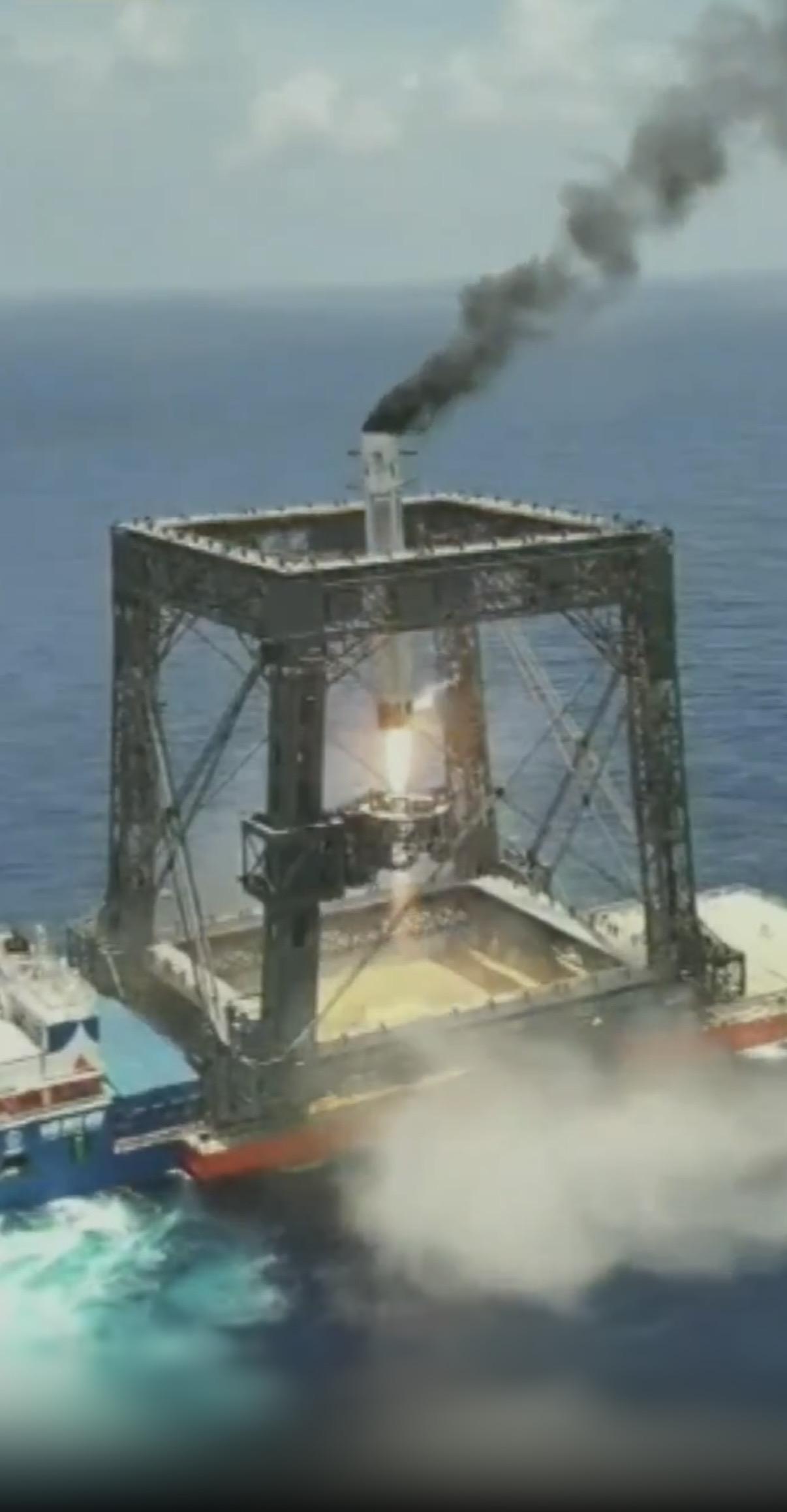 中国中型发射器助推器着陆，长征10B：着陆成功！

中国成功实现轨道级助推器着陆