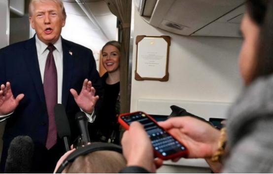 急了，美国喊话中国

当地时间1月22日，特朗普在空军一号上对记者们表示：我期待