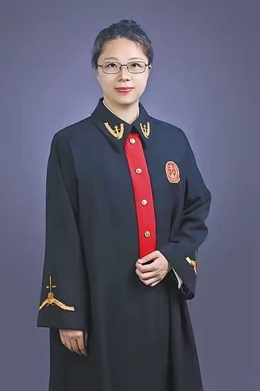 二审风波一出，不少人翻出徐法官早年发表的专业文章，打算用她自己的学术观点辩驳本次