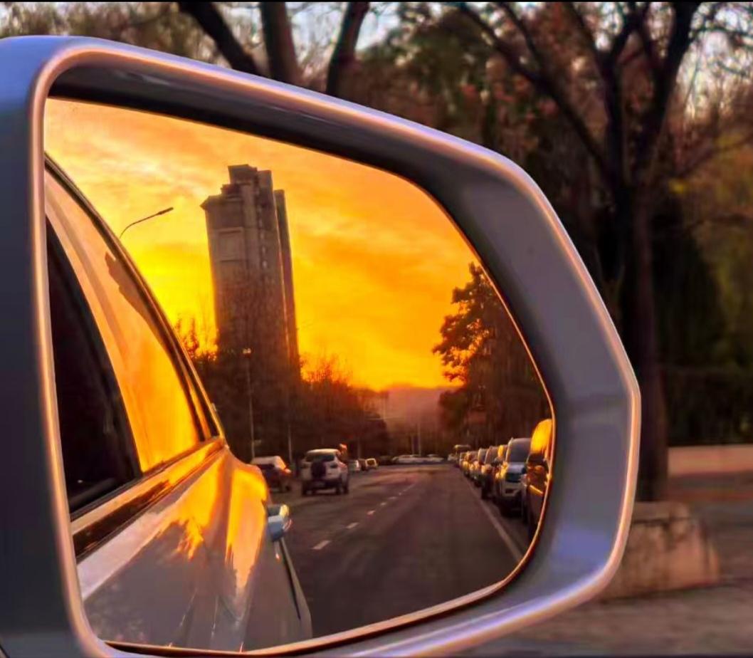 分享你的随手拍日落给予的宁静，胜过日出希望，独爱这份黄昏的美妙。