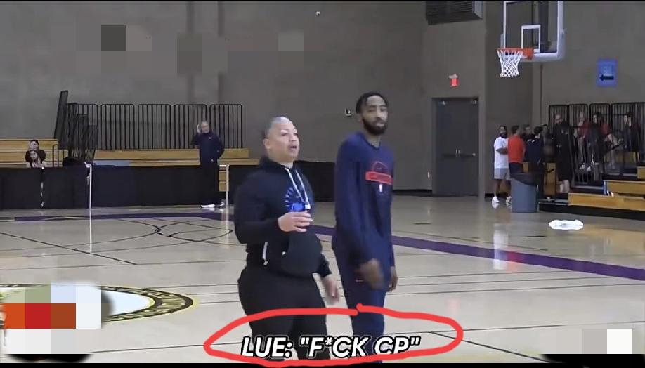 克里斯保罗被辞退的真相出来了，原来还真的是因为主教练泰伦卢！
稍早时候，美国知名