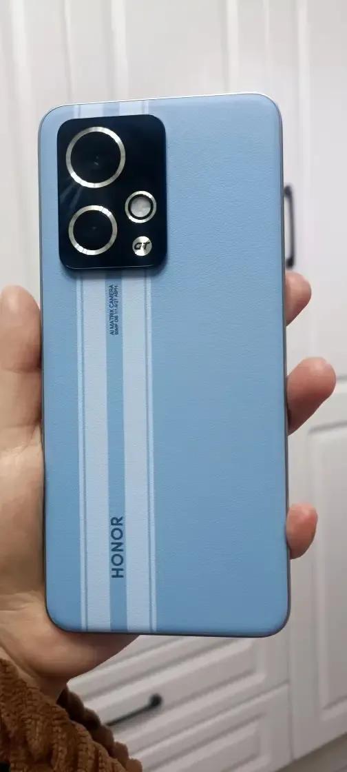 2000元价位选手机认准护眼+流畅就完事了，别的可以捎带看下。

我觉得现在手机
