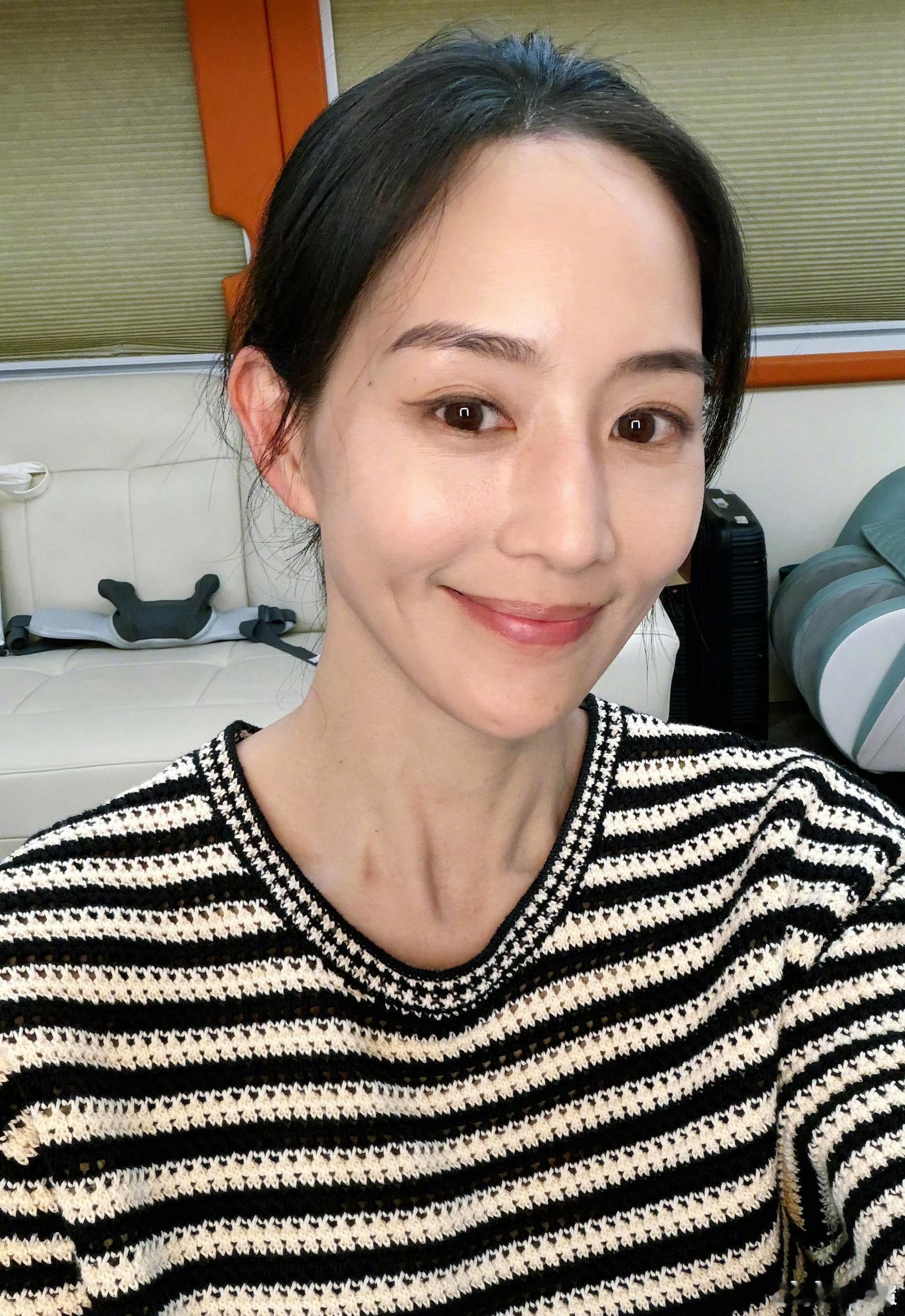 张钧甯解释自己的名字张钧甯发文解读姓名寓意，本名尾字为生僻古字，日常多用异体字甯