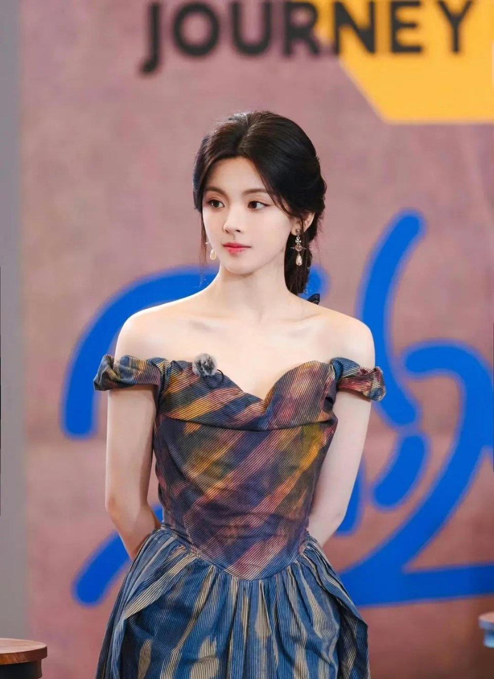 杨超越是不是内娱头身比最顶的女艺人？ ​​​