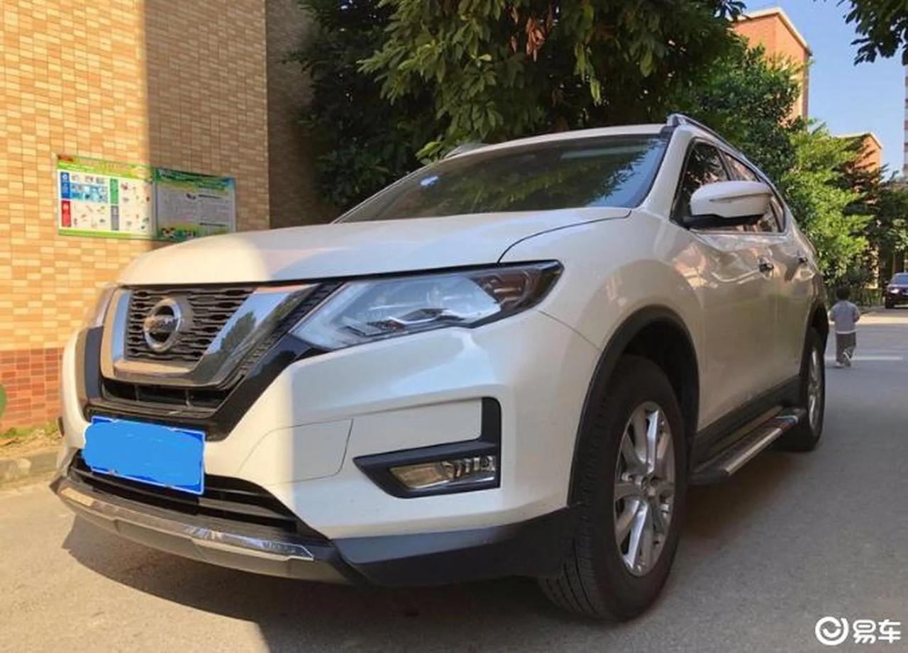 【车主：操控方面，奇骏综合性能还是不错的，方向盘握感很舒服】

奇骏2021款2