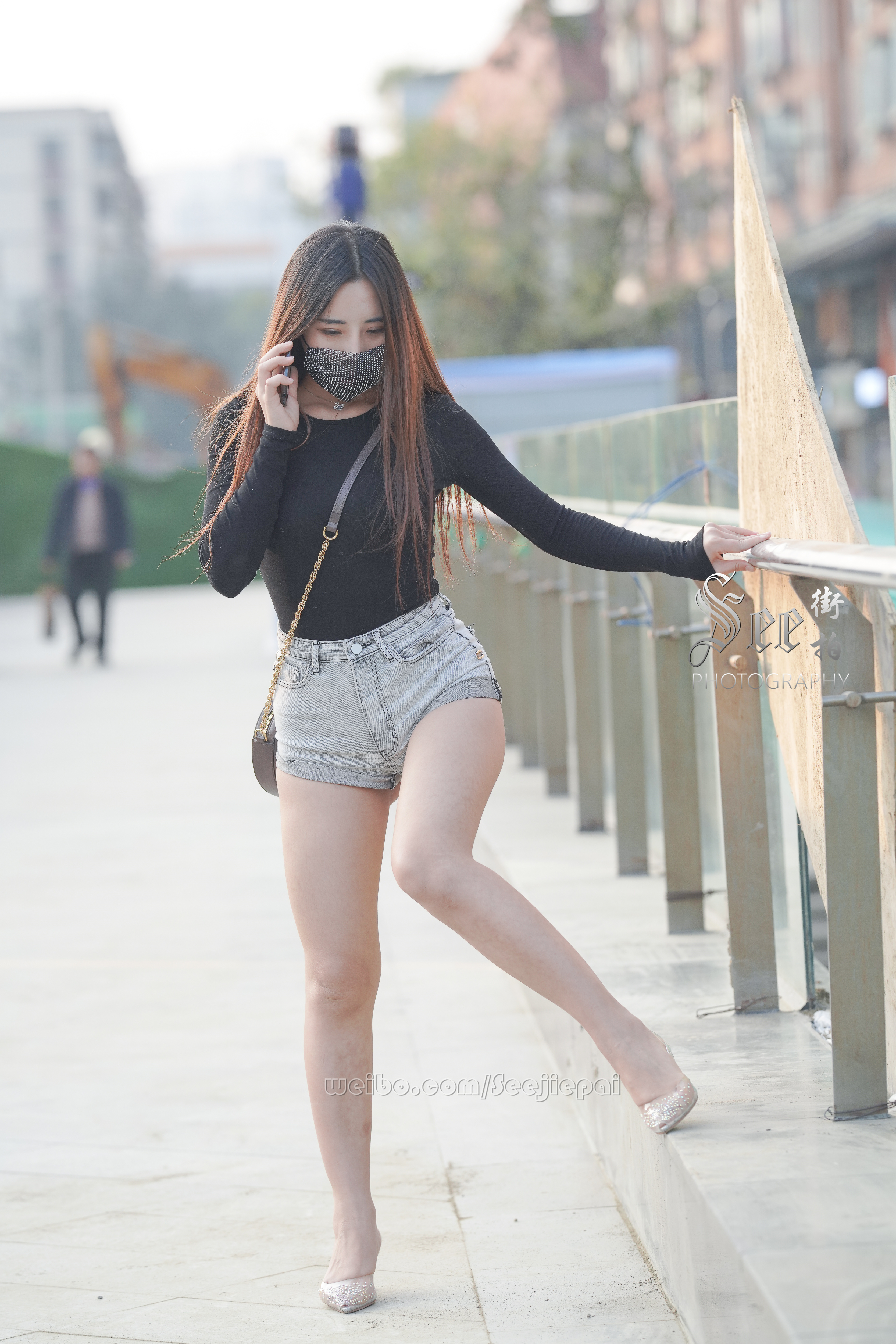 牛仔短裤魅力好身材~~ ​​​