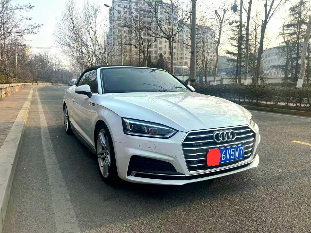 敞篷车在中国始终是一个小众的群体，而且都跟豪华联系起来。奥迪的敞篷其实是真的不多