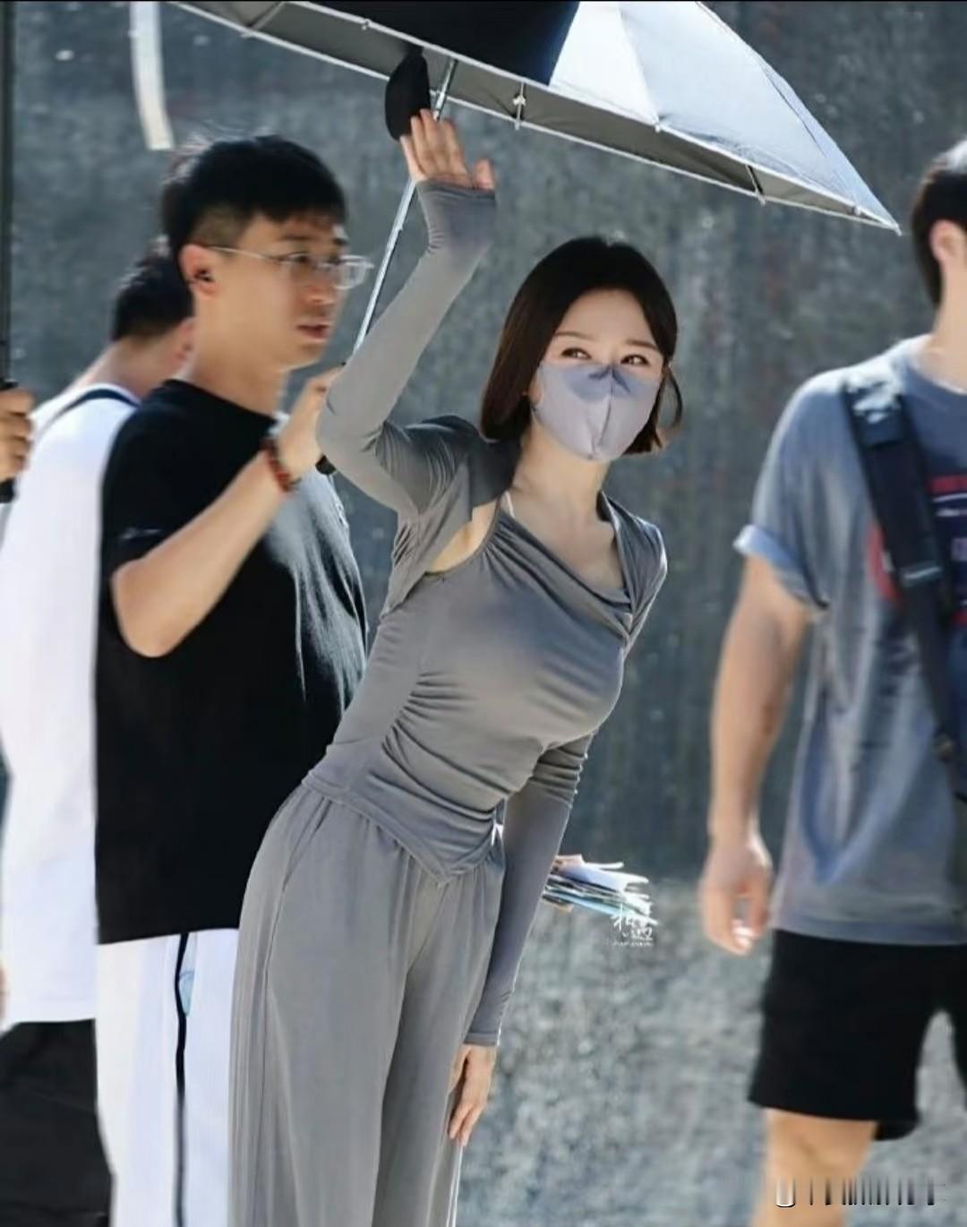 偶遇秦岚秦岚 秦岚身材 秦岚写真 秦岚素颜 秦岚壁纸 秦岚红毯生图 秦岚穿搭 秦