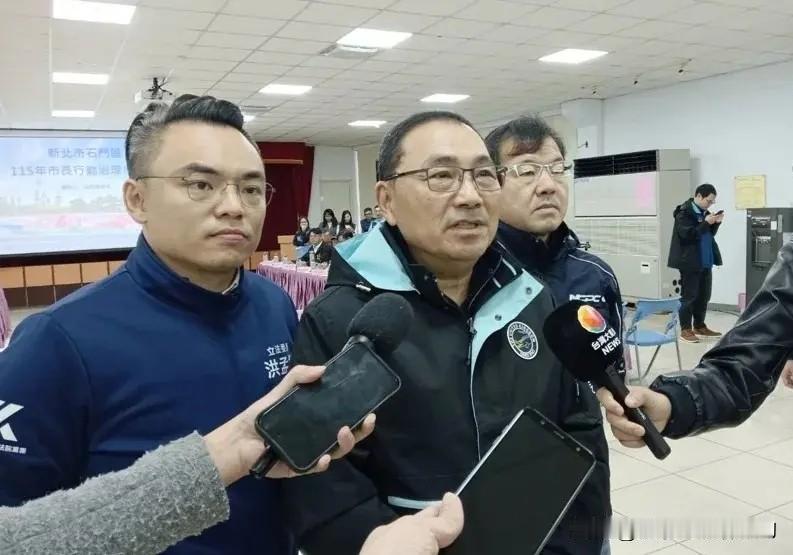 侯友宜这话是真的吗？李乾龙刚说和他约时间谈事他太忙没有确定时间，他后头就说他们都