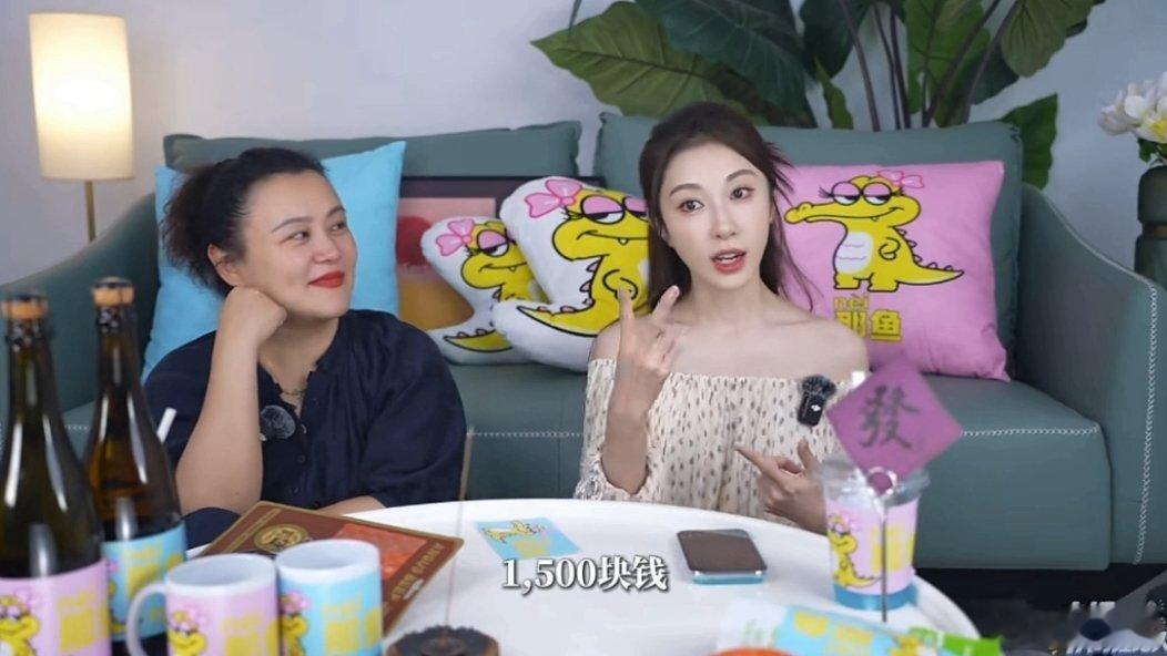 张小婉张小婉拍过男科广告张小婉拍过信息流广告 这个内娱和TA的经纪人终于轮到张小