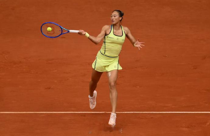 郑钦文vs肯宁  郑钦文在决胜盘再次实现破发，目前以4-2领先肯宁！！ 