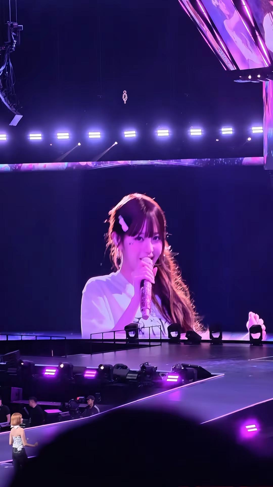 漂亮的御姐有杀气😰一百块娘泡没兴趣😒 快乐的基友在一起 🥰在一起🥰在一起