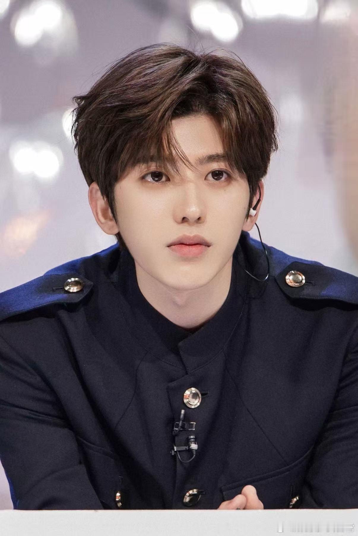 蔡徐坤印尼节目盼星星盼月亮，终于盼来蔡PD海外营业！印尼节目录制+舞台表演，双重